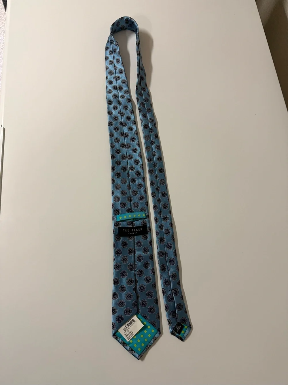 Ted‎ Baker Mens Silk Necktie Light Blue Circle Medallions Polka Dot Lining 58